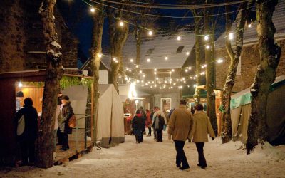 Mithilfe beim Weihnachtsmarkt